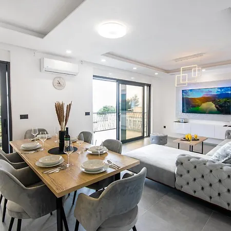 Luxury Sol Makarska